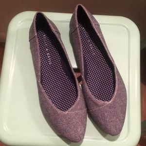 Like New Canvas Zoe Kelly & Katie Flats sz 8!